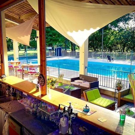 Camping Du Lion Bourg-Saint-Andéol المظهر الخارجي الصورة
